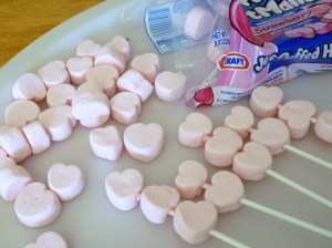 heart marshmallow pops