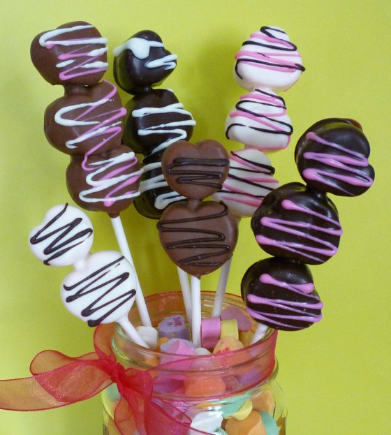 Chocolate Strawberry Heart Marshmallow Pops