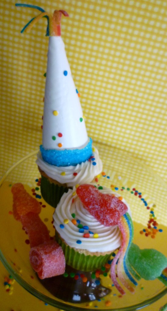 New year's hat noisemaker cupcakes