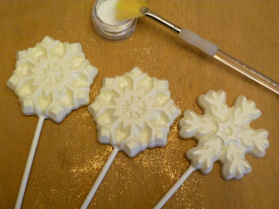 white chocolate snowflake pops
