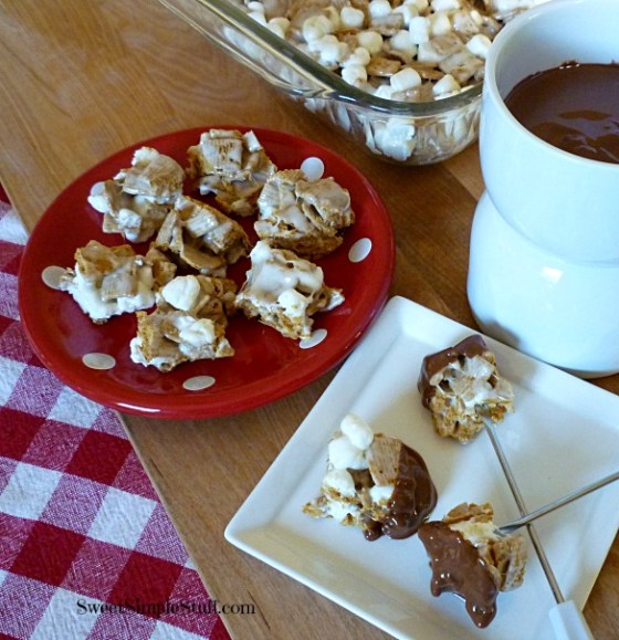 Golden Graham bars chocolate fondue