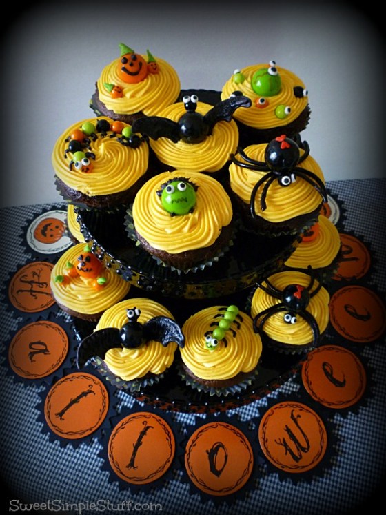 Halloween Cupcakes Sixlets Gumballs