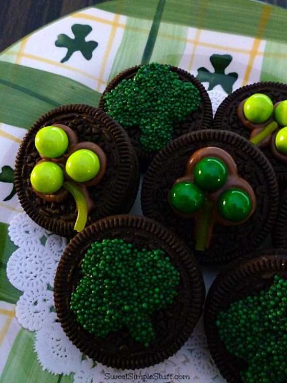 St. Patrick's Day Mint Oreo shamrocks