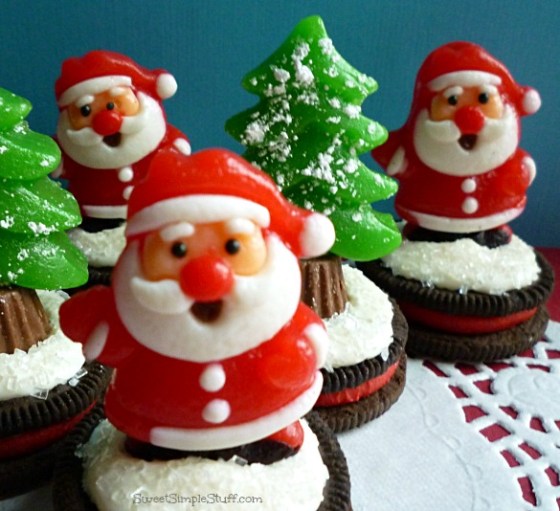 Santas & Christmas trees on Oreos - SweetSimpleStuff.com